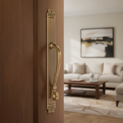 Antique Plate Brass Door Handle: Ornate Entrance Hardware