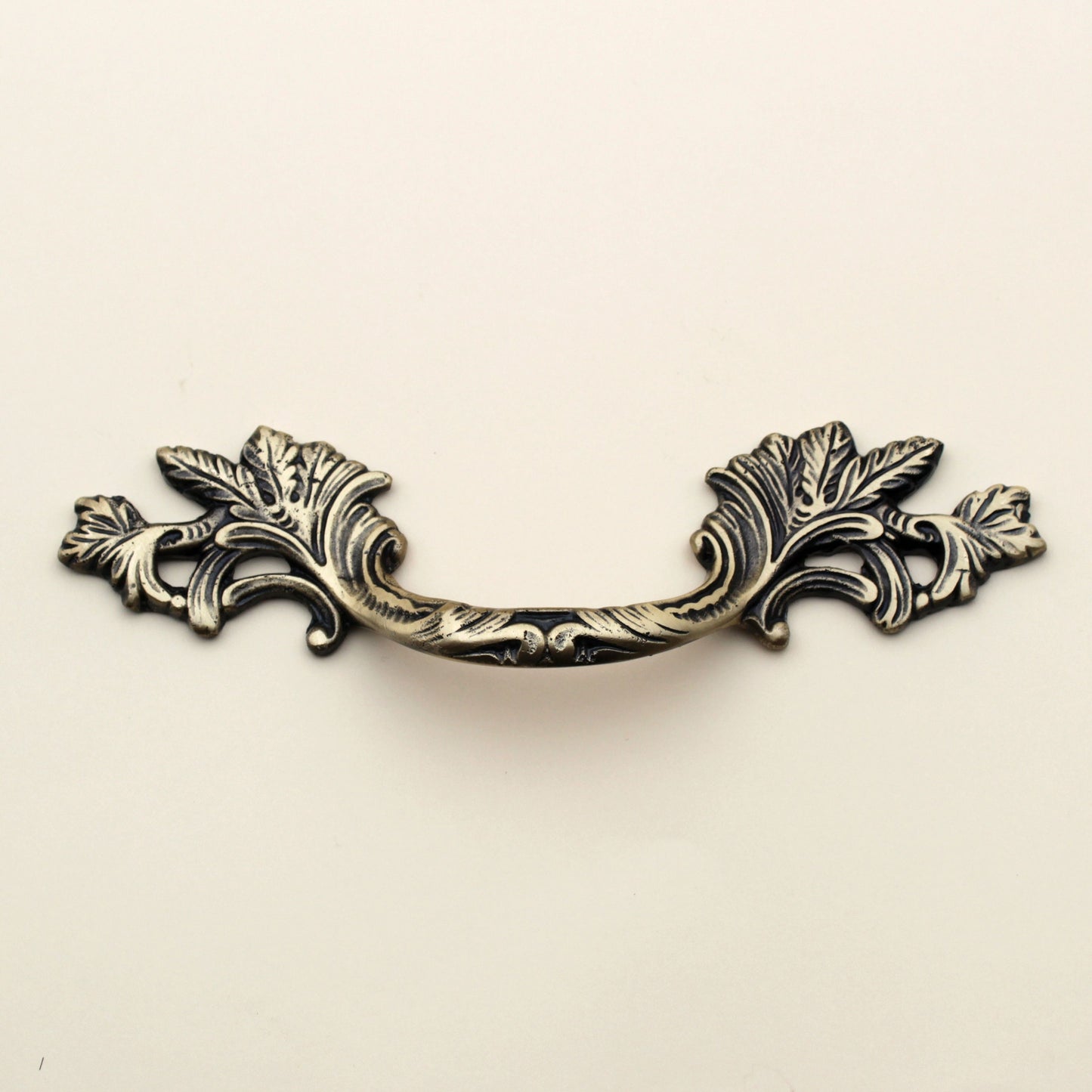 ABVIN Pure Brass Vintage Antique Carving Pulls Ring Dresser Drawer Pulls Handles Antique Bronze Rustic Cabinet Knobs - 1 Piece